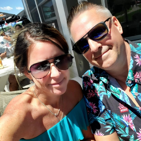 Meet your Posher, Sarah ππ€ Posh Ambassador!! π - Picture 2 of 2